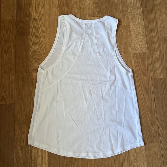 Lululemon ‘muscle’ tank - Picture 9 of 10